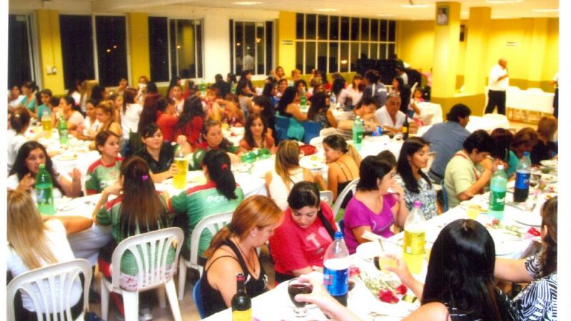 Agasajaron a mujeres mercantiles en su día