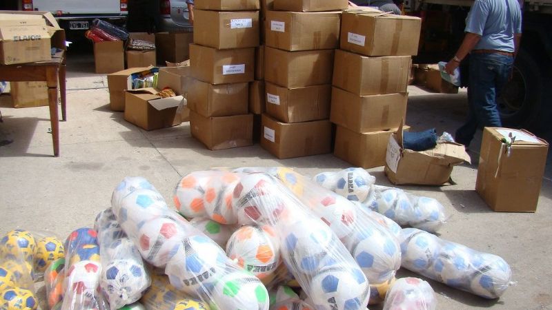 Vialidad Nacional entregó donaciones a escuelas de Pomán y Belén