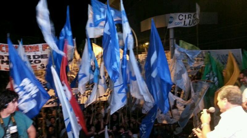 Renovadores en el acto de apoyo a Corpacci