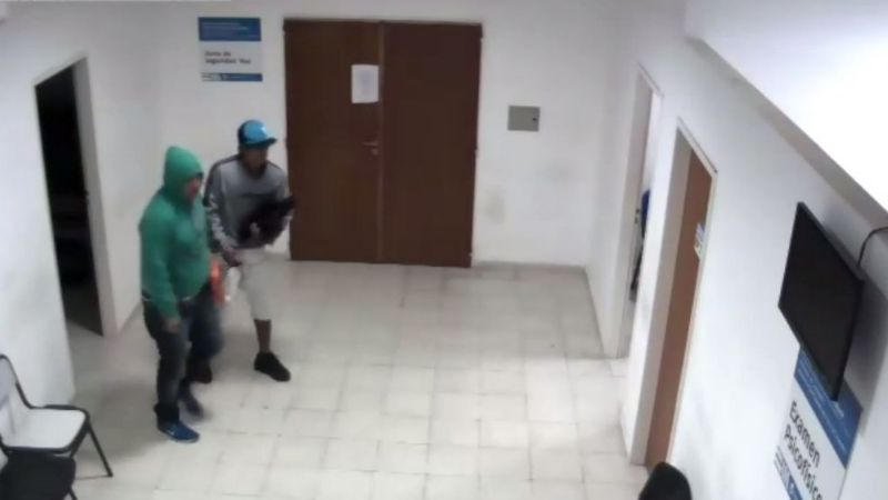 El robo en el Centro de Licencias, en imágenes