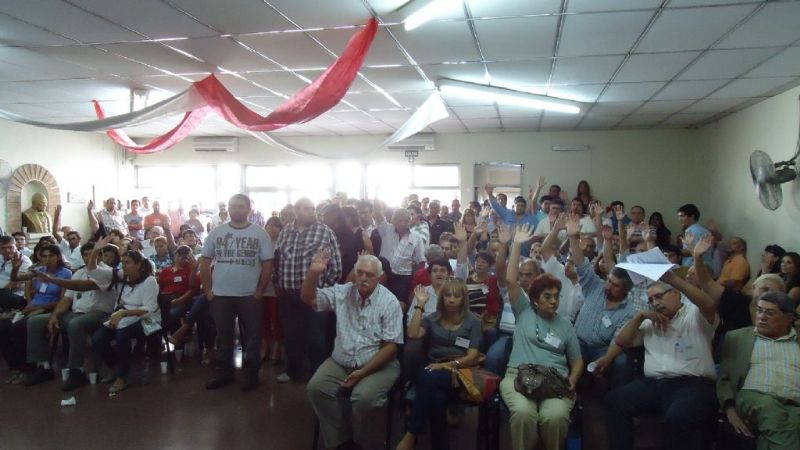 Gómez y otros 30 radicales fueron expulsados