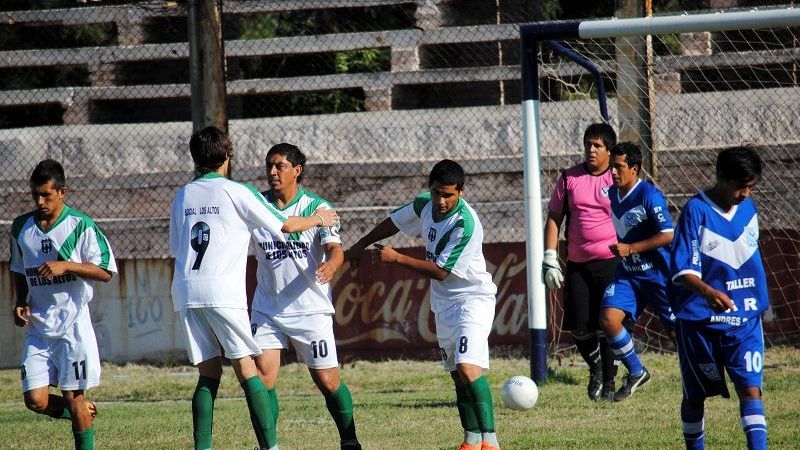 Los Altos goleó 5-0 a la “Juve” y se metió en los 4tos. del Provincial
