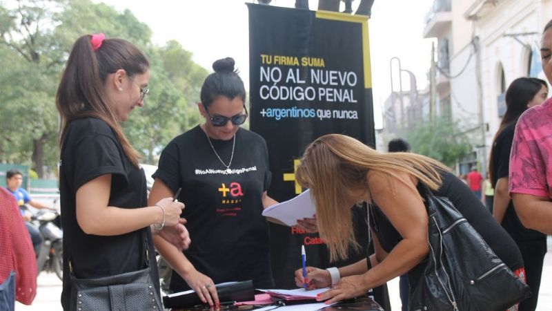 Jalil inició campaña de recolección de firmas para decir No al Nuevo Código Penal