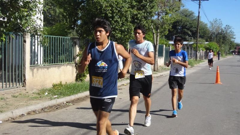 Andrés Rodríguez y Madeleyn Villagra ganan 2ª fecha de glorias del atletismo