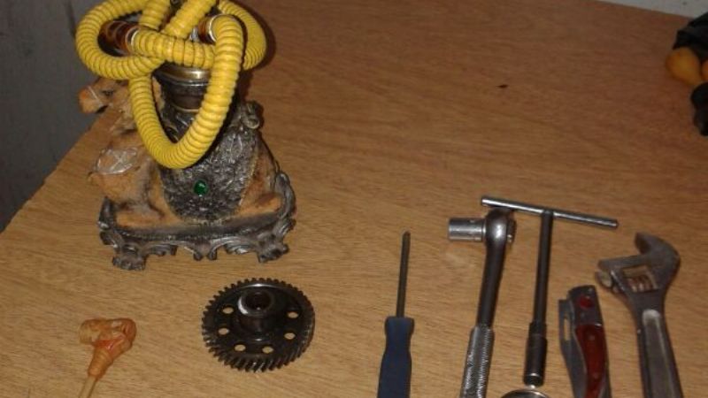 Atrapan a un joven con elementos robados