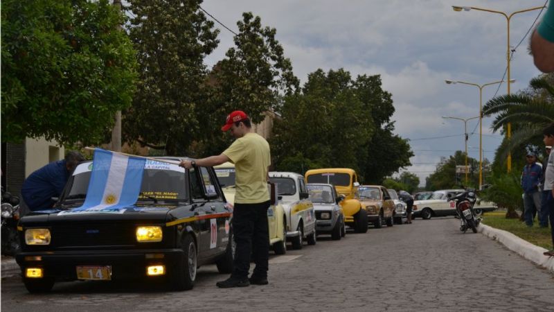 Los Autos de Época expondrán en la Plaza 25 de Mayo