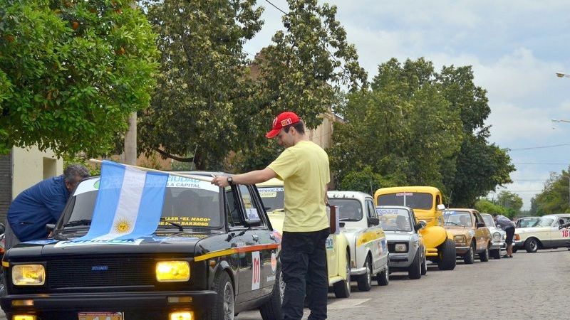 Los Autos de Época expondrán en la Plaza 25 de Mayo