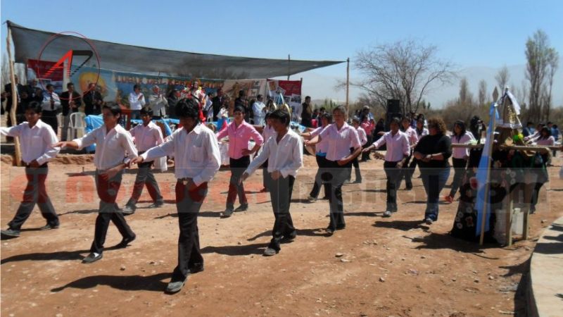 Alumnos sin clases por falta de transporte escolar