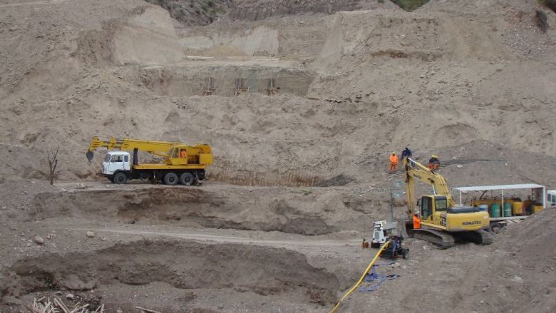 Comenzó la construcción del puente sobre el río Los Nacimientos