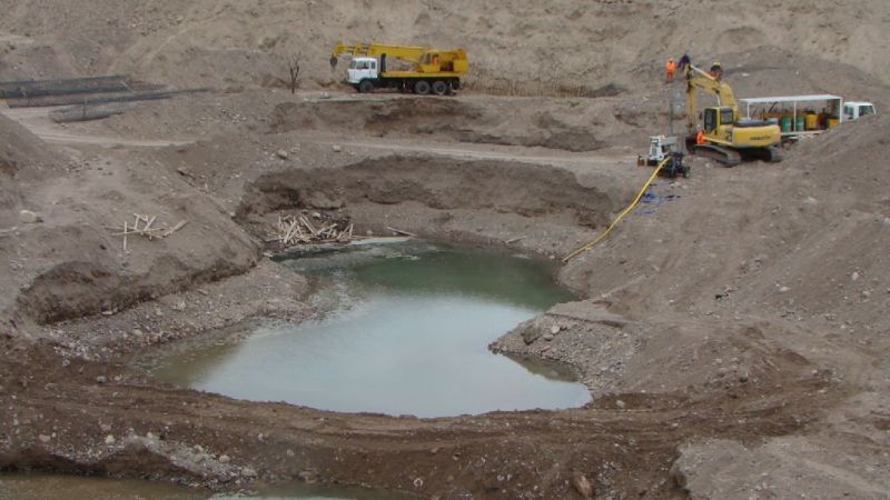 Comenzó la construcción del puente sobre el río Los Nacimientos