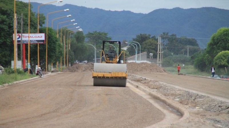 Piden circular con precaución por construcción de rotondas