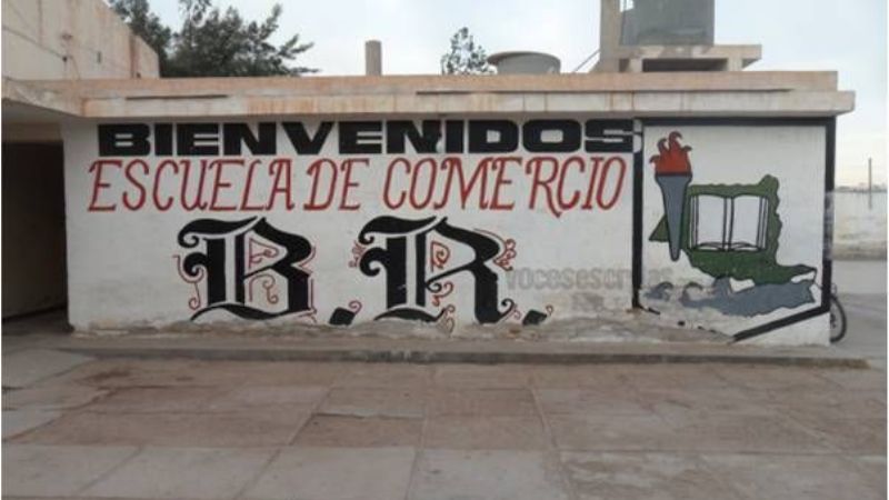 Obreros aseguran que obra de escuela está abandonada