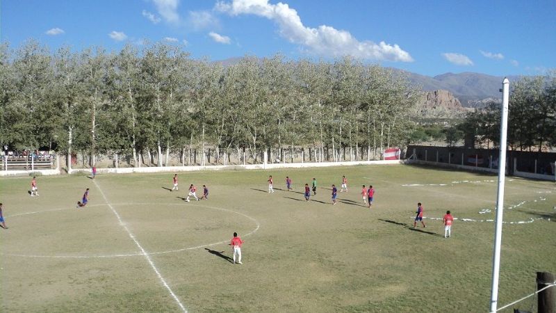 “El Rojo” goleó, gustó y clasificó