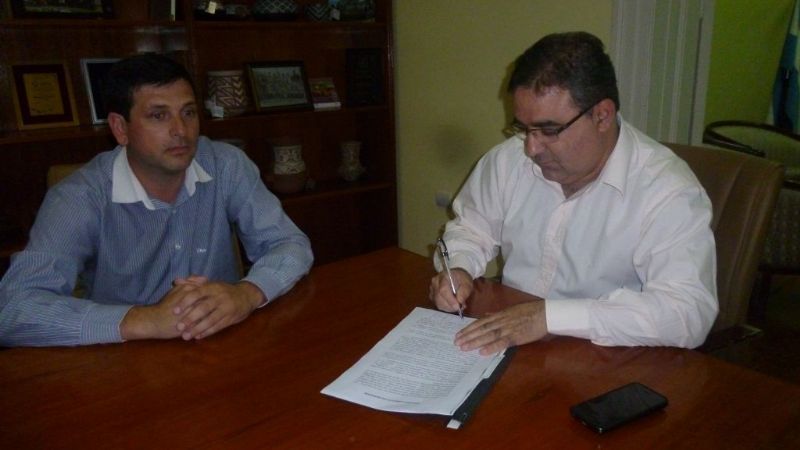 Jalil y su par de Famatina firmaron acuerdo