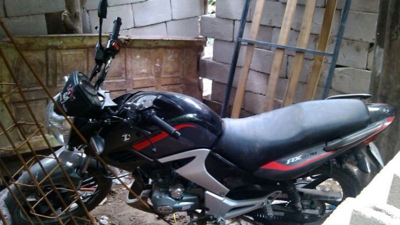 Recuperan motocicleta robada