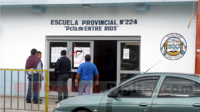 Tres escuelas suspenden las clases por el mal estado de sanitarios