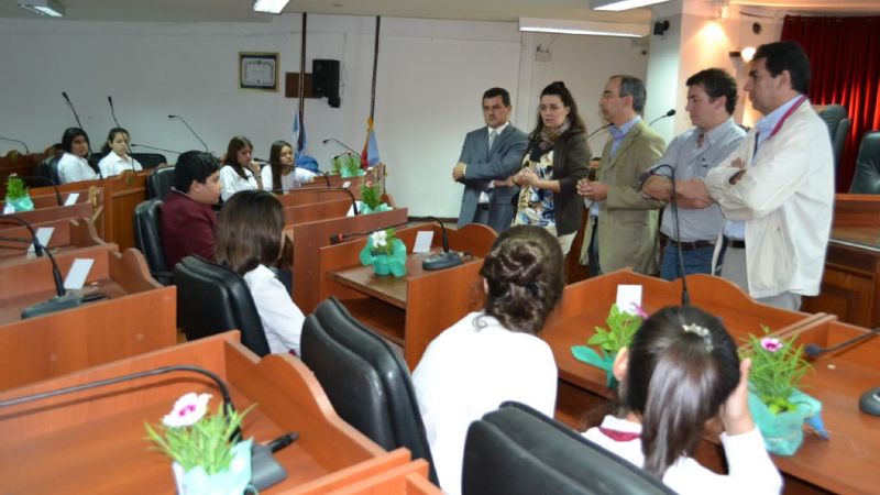 Diputados recibieron a alumnos del Colegio FASTA