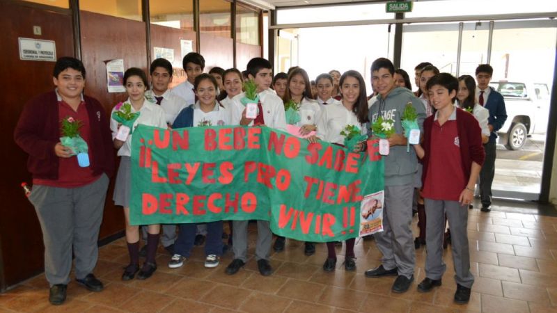 Diputados recibieron a alumnos del Colegio FASTA