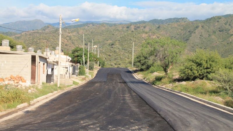 Pavimentación completa en el barrio Centenario