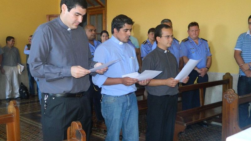 Los jóvenes que esta noche serán diáconos profesaron su fe y juraron fidelidad a la Iglesia