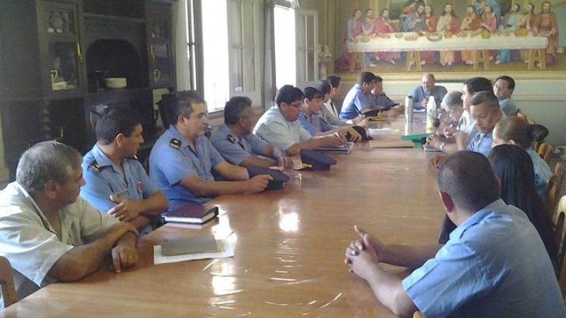 Plana mayor de la Policía se reunió con el Obispo