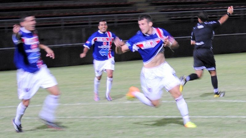 Gran goleada 5 a 1 de San Lorenzo, que volvió a prenderse