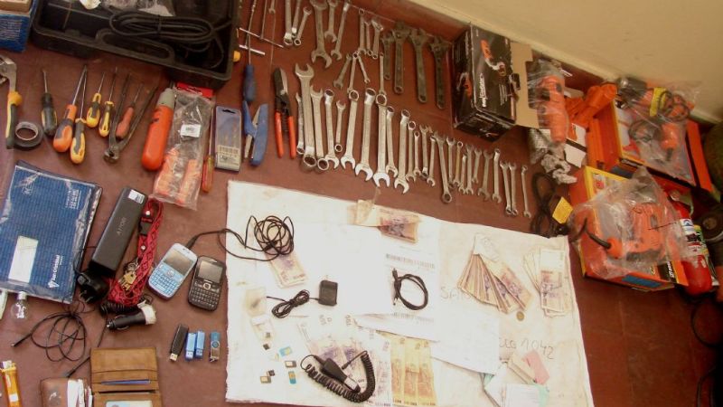 Aprehendieron a dos sujetos y secuestran elementos robados