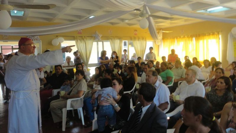 Un total de 25 niños recibieron el bautismo en la Casa Cuna