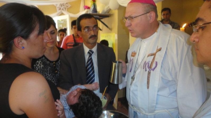 Un total de 25 niños recibieron el bautismo en la Casa Cuna