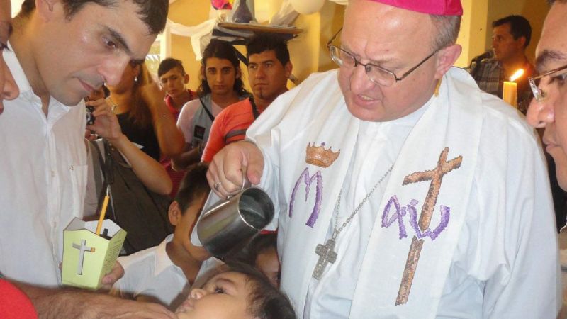 Un total de 25 niños recibieron el bautismo en la Casa Cuna