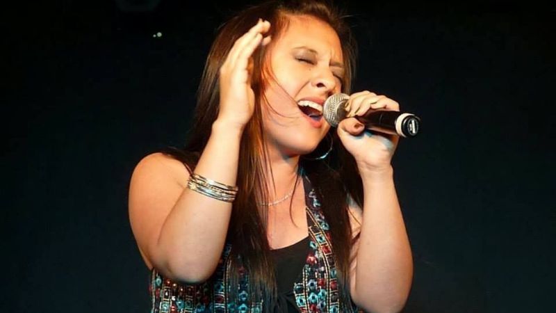 La andalgalense Nadia Olea sacó a la venta “Herencias”