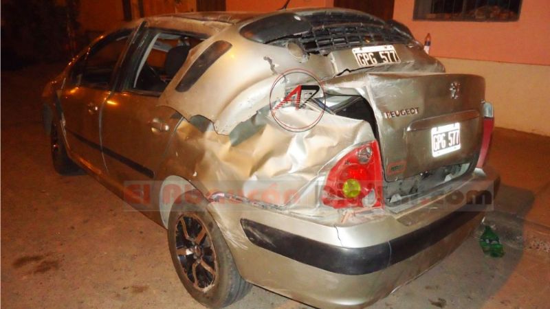 Auto quedó destrozado después de un accidente en la ruta 60