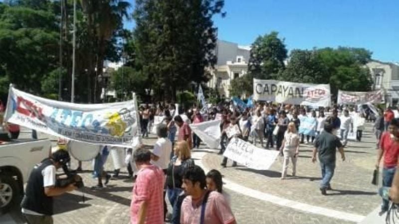 Gremios ya marchan a Plaza 25 de Mayo