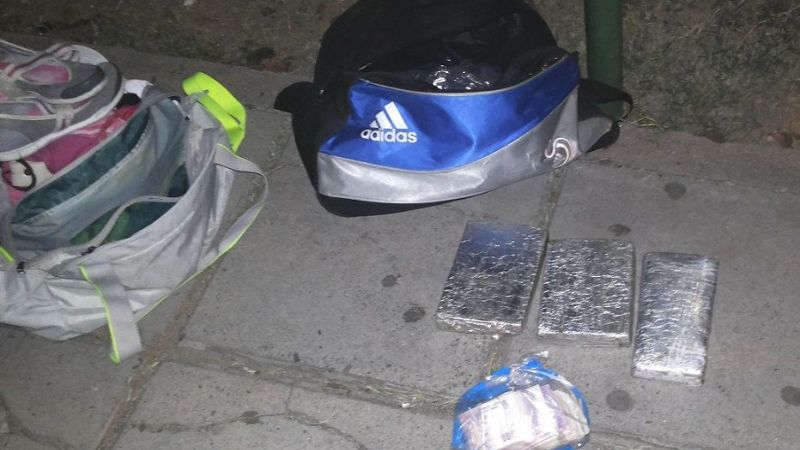 Detienen a mujer con casi un kilo de marihuana