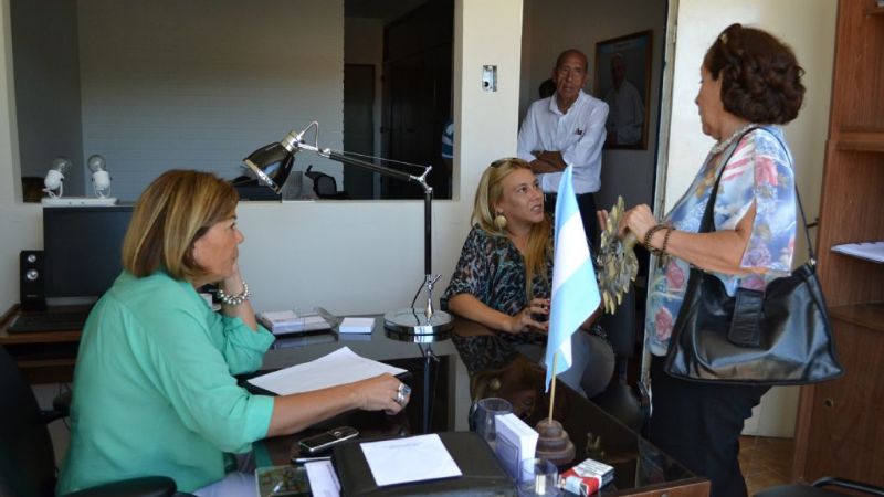 El barrionuevismo dialogó con el sector docente