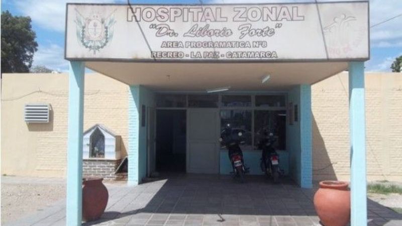 Su ex suegro y dos cuñados, lo golpearon mientras trabajaba