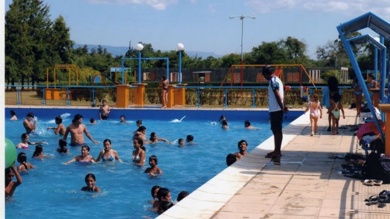 Una semana más de pileta en el CEC
