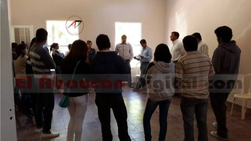 Cerca de un centenar de jóvenes estarían por abandonar sus estudios por falta de transporte