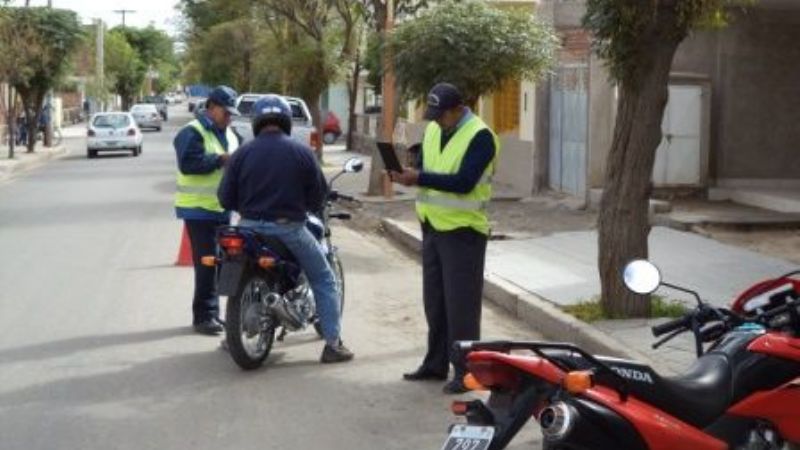 Estrictos controles de tránsito y educación vial en Santa María