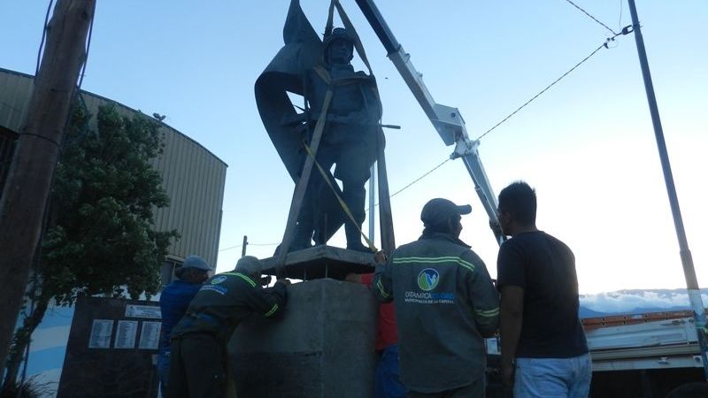 Se inaugura monumento en homenaje a los caídos en Malvinas