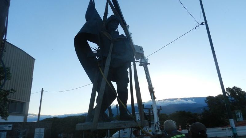 Se inaugura monumento en homenaje a los caídos en Malvinas