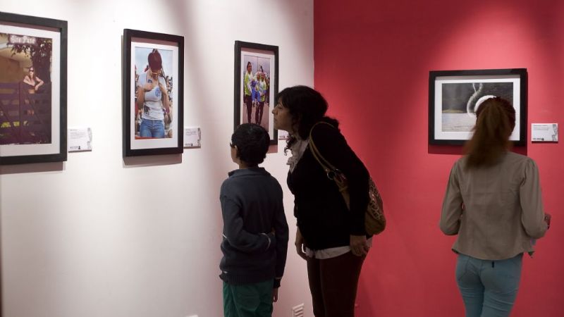 Inauguró la muestra “Hechos”, un registro fotográfico sobre lo que fue noticia en 2013