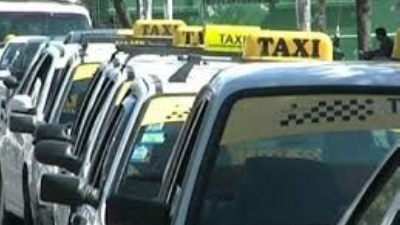 Ampliarán las paradas de taxis en la Capital