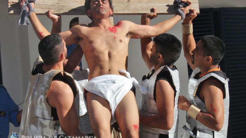 Vía Crucis Viviente protagonizado por cadetes