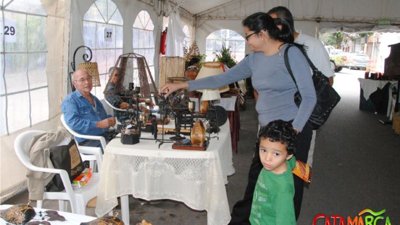 Arrancó la 4° Feria Artesanal Manos Catamarqueñas