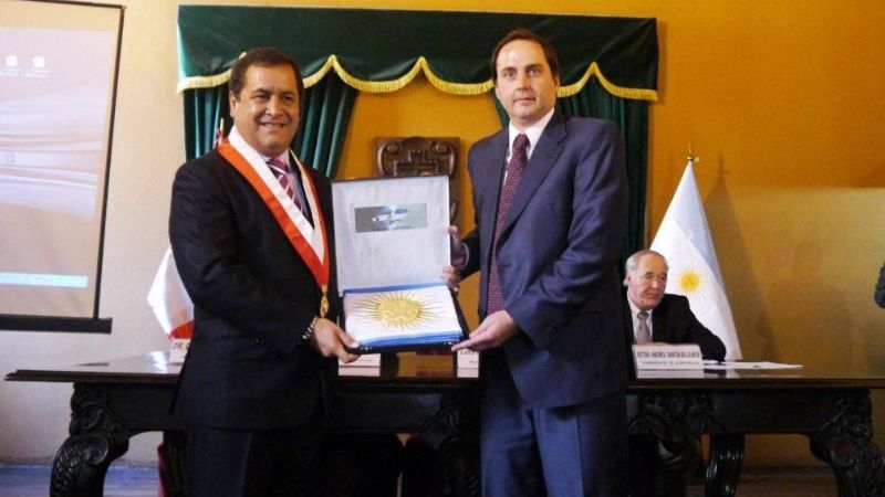 Mera conmemoró la gesta de Malvinas en Perú