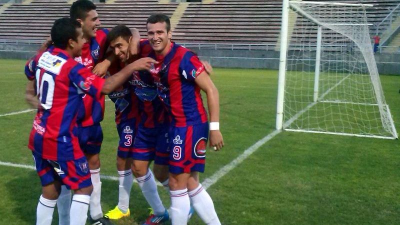 Objetivo cumplido: “Santos”  y “Estancieros” son los líderes