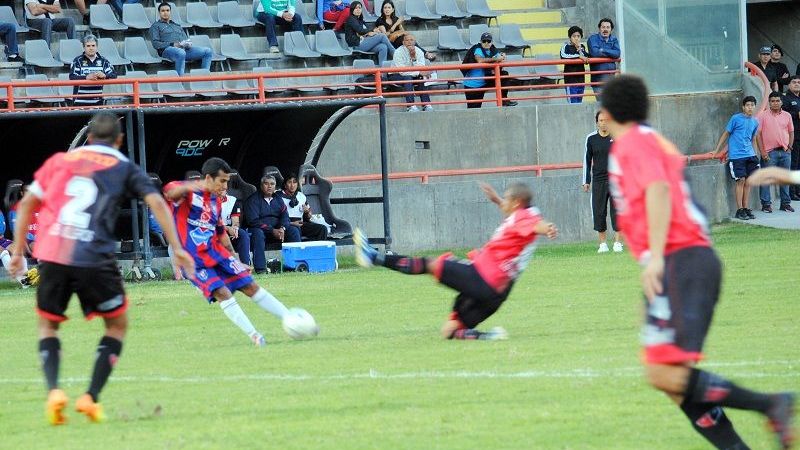 Objetivo cumplido: “Santos”  y “Estancieros” son los líderes