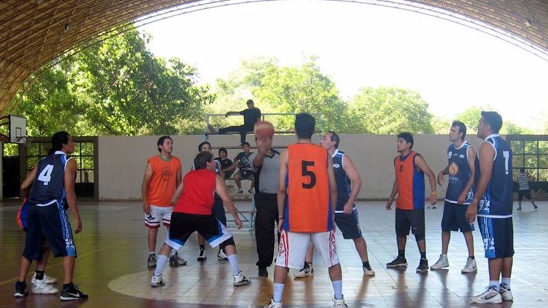 Juegos decisivos en la Liga Universitaria de Básquet