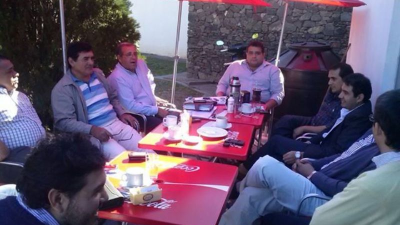 Concejales se reunieron en una estación de servicios